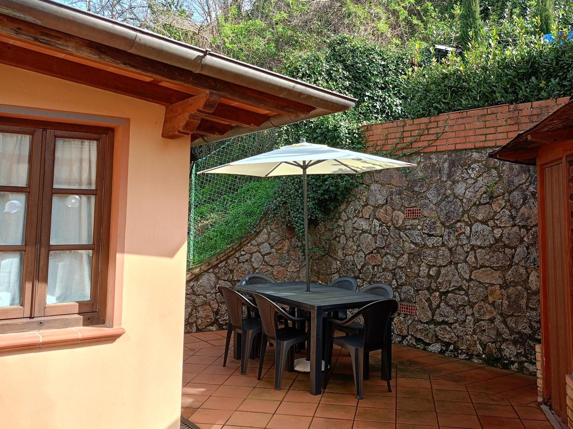 Per Chi Ama Mare E Montagna! Camaiore Exterior foto